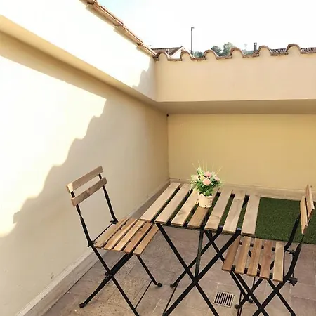 Rent Room Wood-3