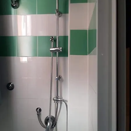 Small Single Room-3