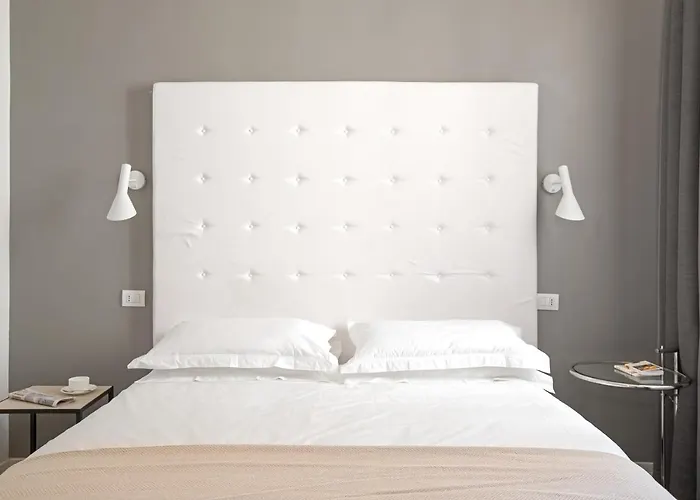 N - Space Modern Guestrooms Roma