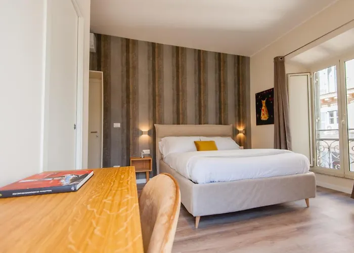 Design 18 Charming Rooms Rome