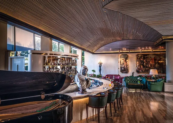 Best Rome Hotels For Families With Kids near Piazza di Spagna