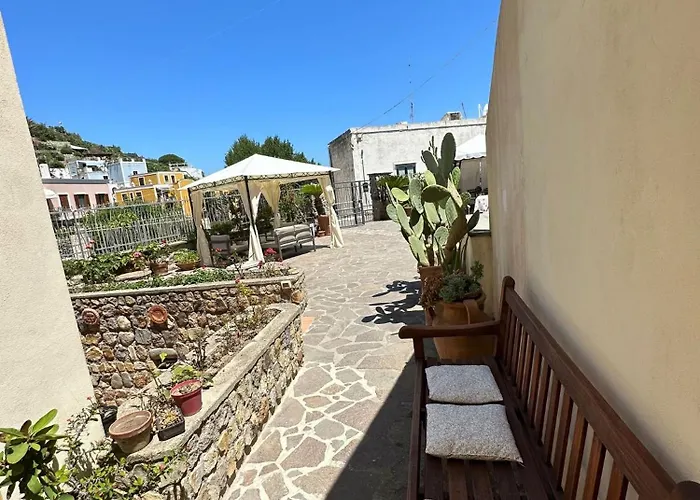 B&B Lunaponzese-Ponza Centro
