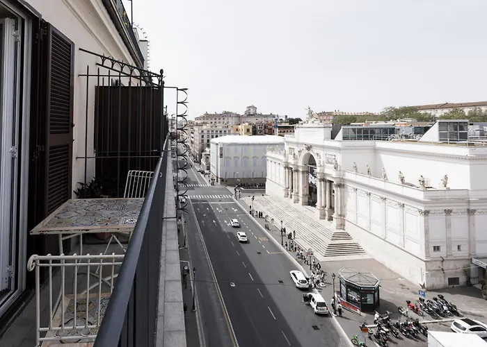 Glam Luxury Rome Hotel