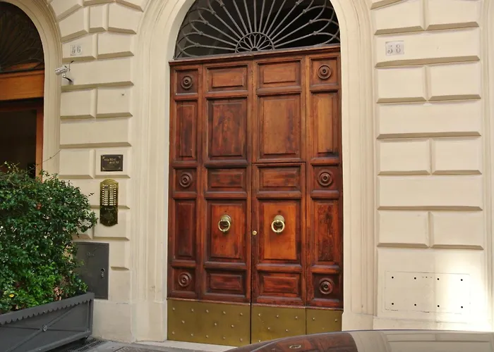 Hotel Le Petit Real Rom