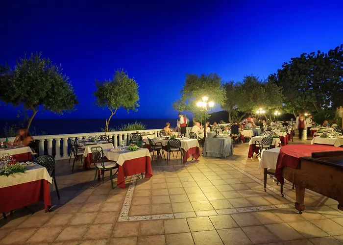 Gaeta Hotels With Jacuzzi in Room