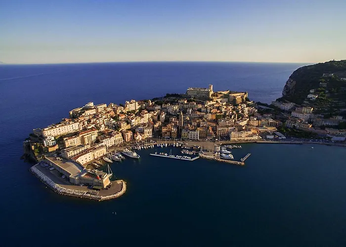 Gaeta hotels near Serapo Beach