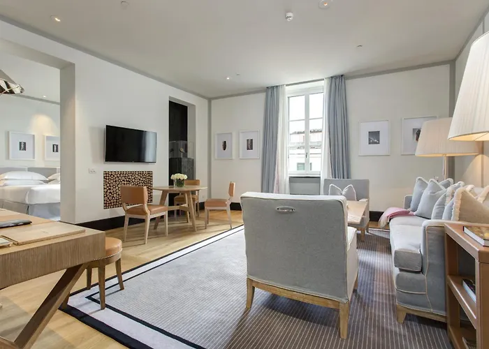 Hôtels à côté de Place du Peuple