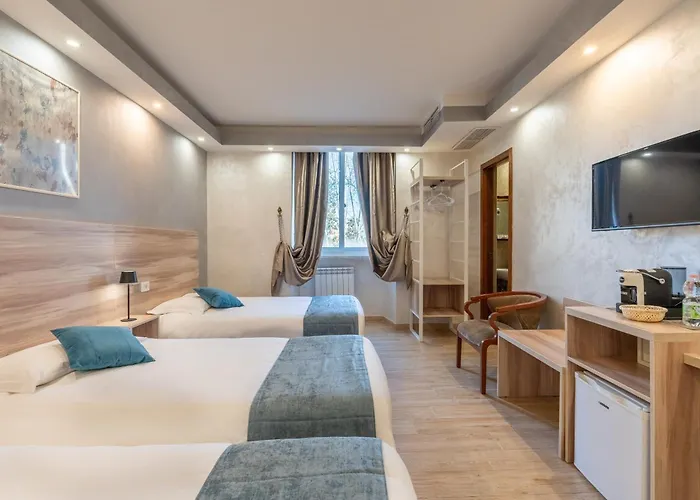 Leone D'Oro Guesthouse - Close To Piazza Vittorio Roma