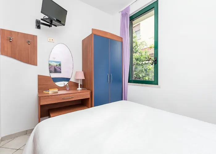 Fiumicino hotels near Porto di Traiano