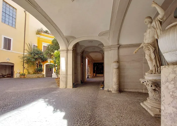 Trevi Rome Suite
