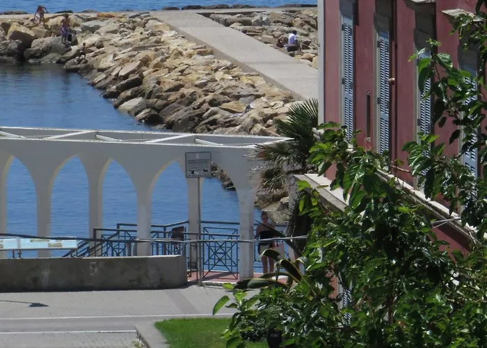 5 Rooms Affittacamere Civitavecchia