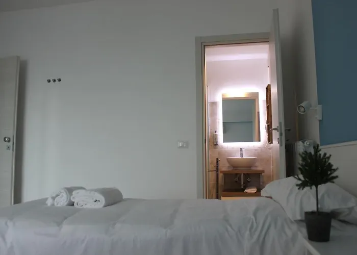 Roman Sunrise Rooms
